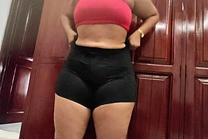 Hidden cam catches Latina maid in homemade sneaky action