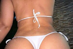 Passionate Encounter With Beautiful Latina Outdoors