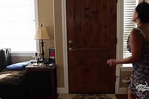 sensual maxine x performance