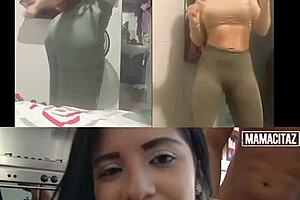 La directora de marketing, sexy y cosmopolita, complace