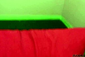 Can Freaky First Timer Renee Jordan Go No Handed?