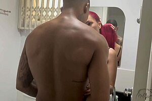 Deslumbrante casal, duas rainhas do sexo!