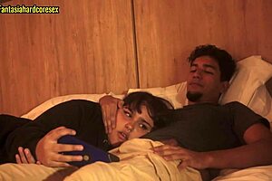 Wow, mi hermanastra chokes on my pene after movie night!