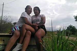 Latina gives oral in public park.