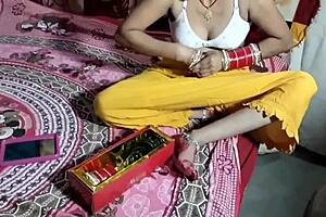 Kuchh khas hai, ye phoolon ka bada din