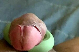 Me Masturbo Y Me Corro Con Un Juguete Sexual