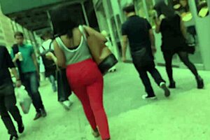 Beautiful ebony ass hidden in candid shots