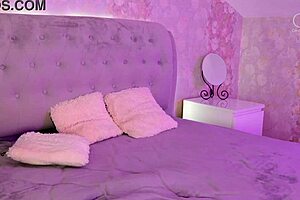 Natural dildo makes blonde's pussy cum!