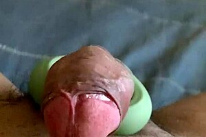 Me Masturbo Y Me Corro Con Un Juguete Sexual