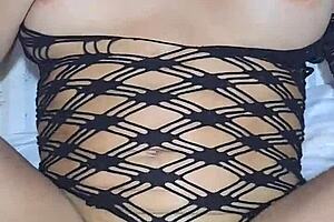 Sexo anal con amigo sin preservativo fumando cigarrillo mientras hago oral.