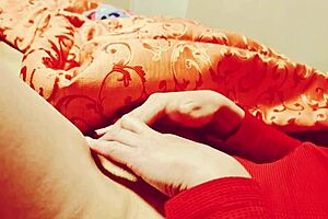 Chica Caliente No Aguanta Masturbarse Antes De La Cena