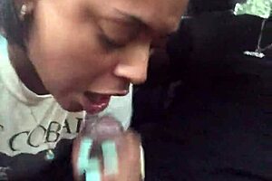 Ebony woman offers roadside assistance in vehicle