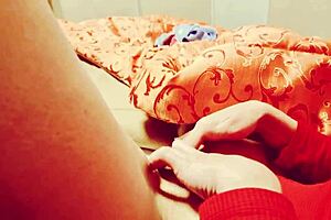 Chica Caliente No Aguanta Masturbarse Antes De La Cena