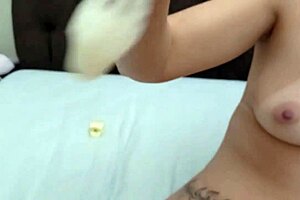 Great masturbation, amazing cumshot, fantastic show! Enjoy!