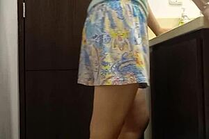 Hidden Camera Catches Venezuelan Nurse Milet Peeing