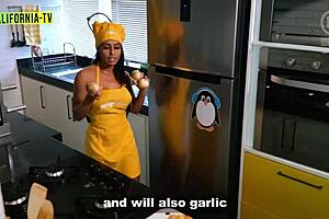 clara wellen famouse brazilian influencerr caught opening the door naked for a motoboy