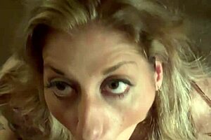 A hot MILF gives her husband an amazing blowjob until he finishes