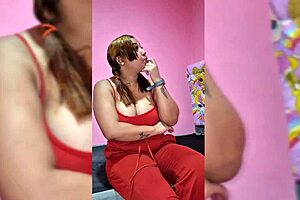 Latina girl in the USA asks her sugar daddy for money in exchange for sex