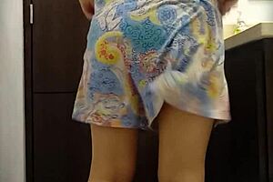 Hidden Camera Catches Venezuelan Nurse Milet Peeing