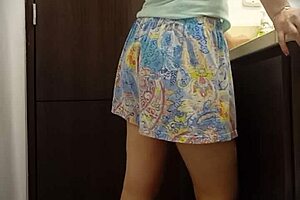 Hidden Camera Catches Venezuelan Nurse Milet Peeing