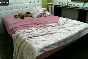 Morena Gostosa Shows Big Tits And Ass!