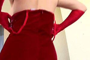 The housewife was fucked by her husband on Christmas, satisfying her desires