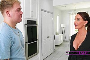 Мащехите подскачат и духат хуевете!