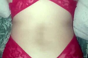 Lencería Roja Llena De Leche