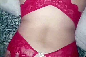 Lencería Roja Llena De Leche