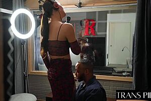 pretty shemale daisy taylor