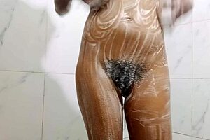 Friends chapter - pissing and bathing part 03: Hot bath after pissing with friends