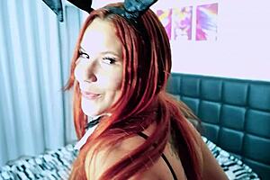 negão come ruiva safada com força vestida de coelhinho