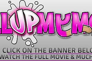 I had a wild threesum with my stepmom and the realtor, licking her pussy