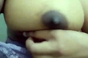 Indian Bhabhi Shows Big Tits on Video Call at Ranch