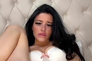 Massive Tits Plumper Miss Lingling Enjoys Intense Workout