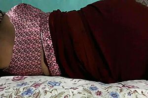 Sanjana aunty showing her ass in maroon saree 😍