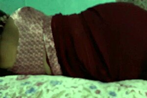 Sanjana aunty showing her ass in maroon saree 😍