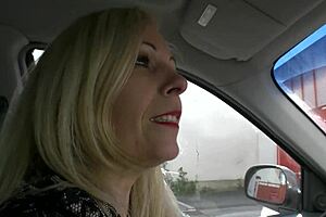 blonde cougar gets licked and fucked in a car by french amateurs