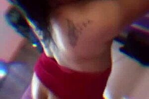 Uy que rico quiero otra verga que me detone duro