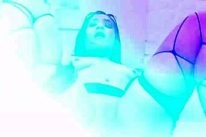 Alexa Lewis Faces Intense Challenge In Group Activity