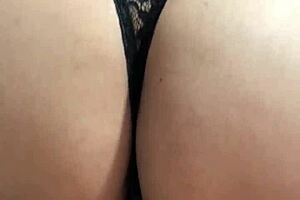 Conozco A Madura Con Buenas Nalgas En El Colectivo, Le Gustan Jóvenes Y Me Convida A Su Casa