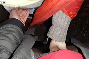 המפגש הרומנטי שלנו בסתיו בבקתה חמימה - בנות אשליה לסביות