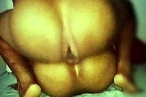 She learned to please with her famous cuzinho, now she's a pro at it