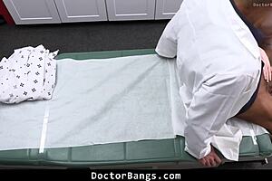 Teen patient begs doctor for impregnation in nurse roleplay