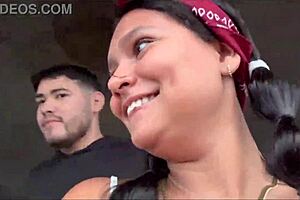 Es el mejor video de sexo en publico que veras te recomiendo mirtar el final donde nos pillan