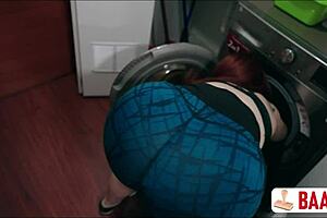 Çamaşır Makinesini Bozduğum İçin Beni Siktiler, Parti, ABD Kalçası Parodisi, Kolombiyalı Büyük Kalçalı, Yurt, Genç 18+, Oyuncaklar, Oda Arkadaşı