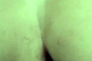 Meu Marido Deixou O Amigo Dele Chupa Os Meus Peitos Enquanto Ele Fode A Minha Buceta