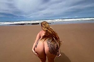 Brazilian girls doing amateur porn in muddy river
