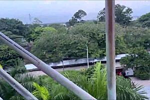 Es el mejor video de sexo en publico que veras te recomiendo mirtar el final donde nos pillan