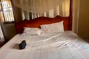 我吸舔大鸡巴狗爬式操